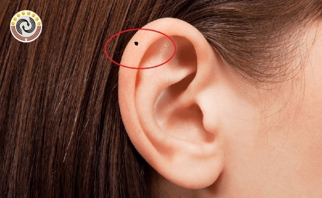 Nốt ruồi ở vành tai nói lên điều gì?