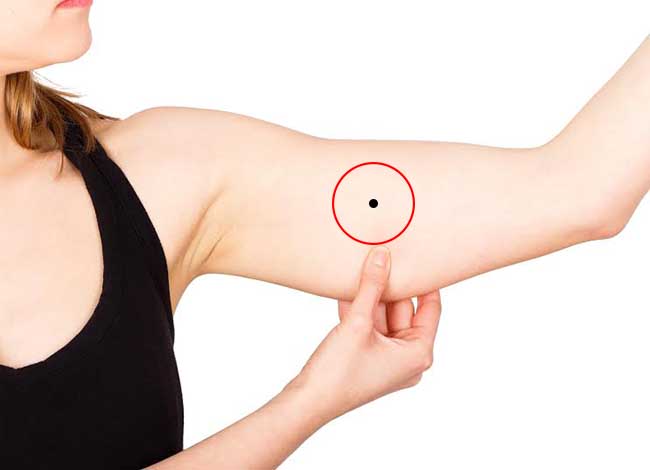 Nên tẩy hay giữ nốt ruồi ở cánh tay & Vì sao lại như vậy?